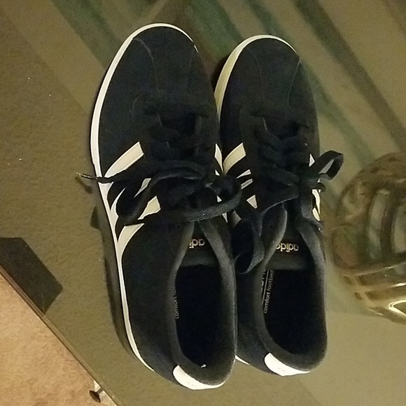 New navy blue Adidas sneakers - Picture 2 of 6
